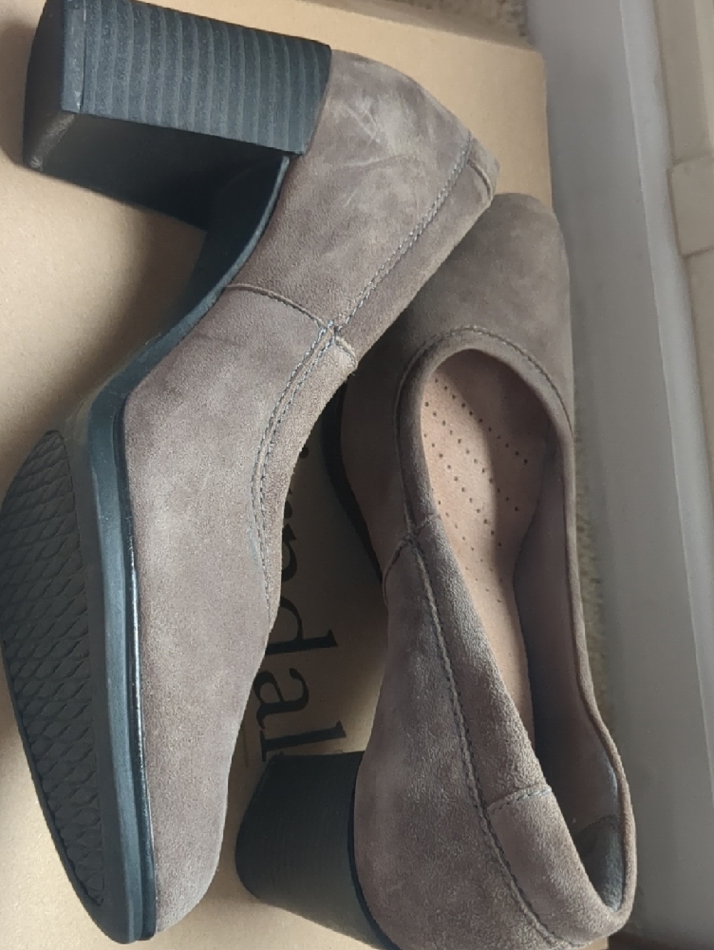 Clarks Taupe Suede Heels Pumps 7 - Picture 5 of 6